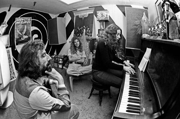 Toni Stern, Who Wrote Songs With Carole King, Dies at 79