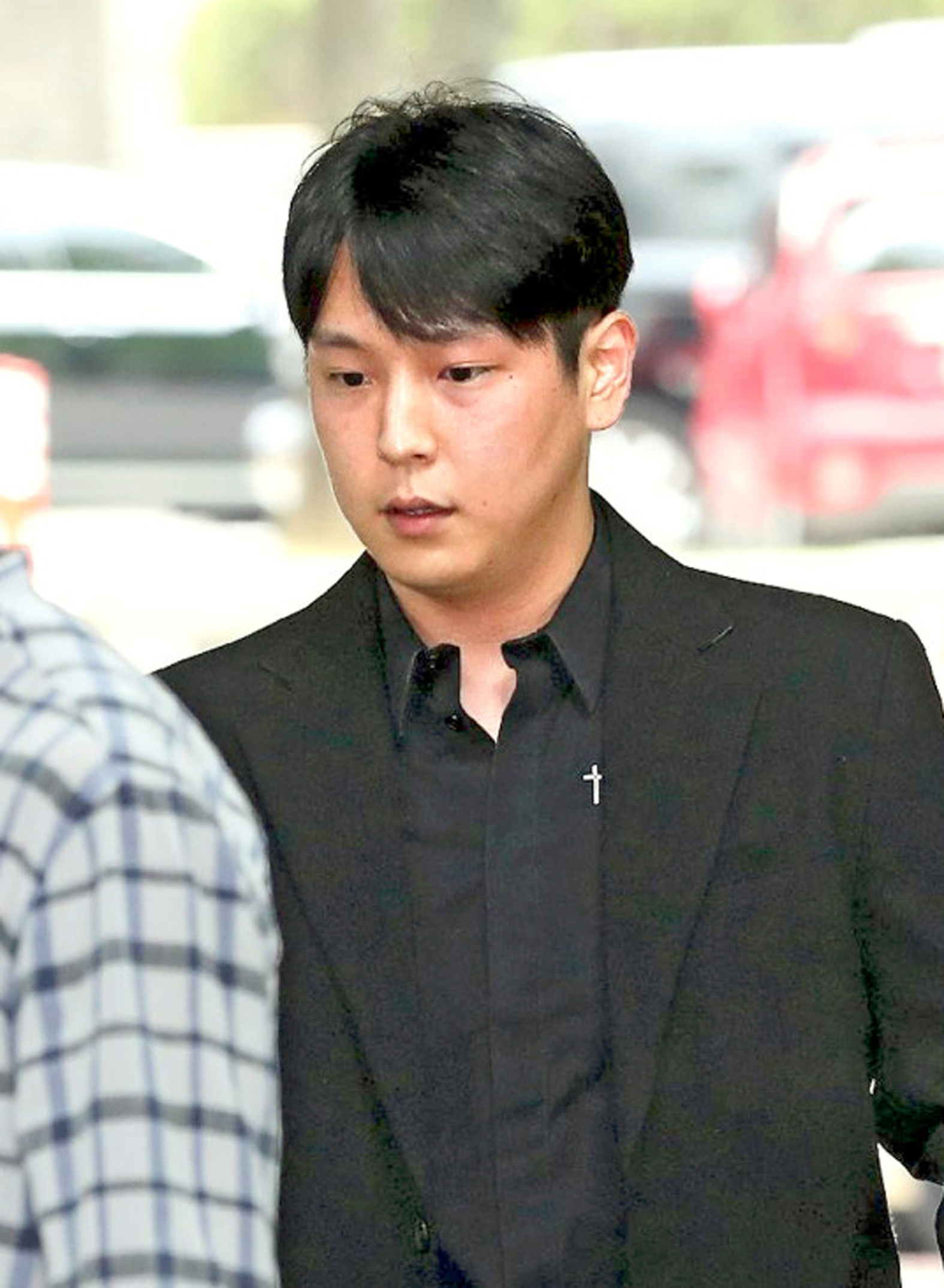 男星性侵拍照还寄给受害者 获轻判遭全网挞伐