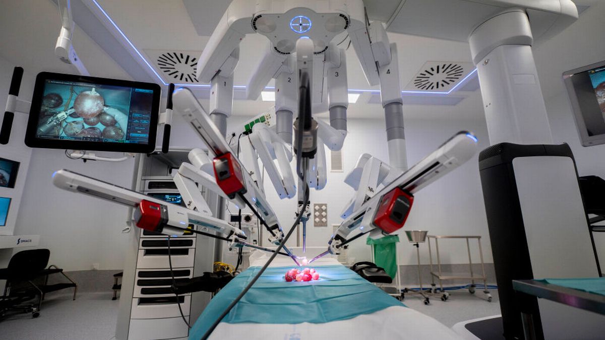 Cancer patient dies during surgery after robot 'burns hole in her intestine'