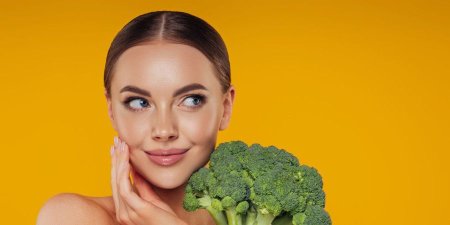 The latest beauty trend involves the use of broccoli to create fake freckles...