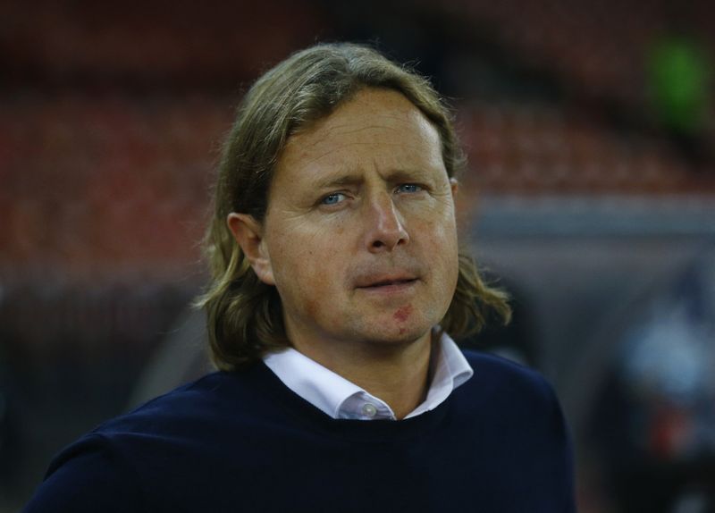 Soccer-Henriksen takes over as coach of struggling Mainz 05 in deal to 2026