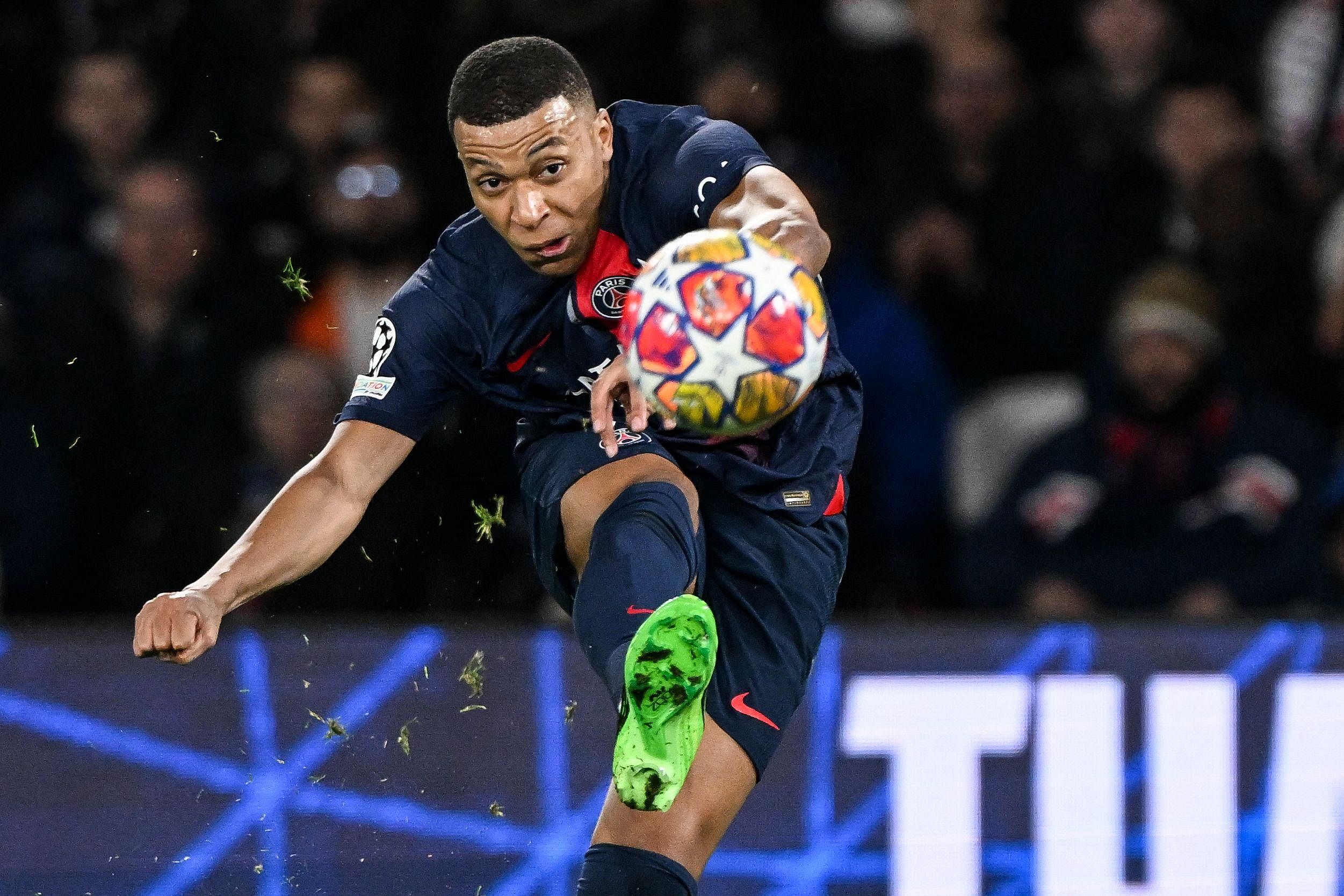 Kylian Mbappe tells PSG he plans to leave as saga draws to close