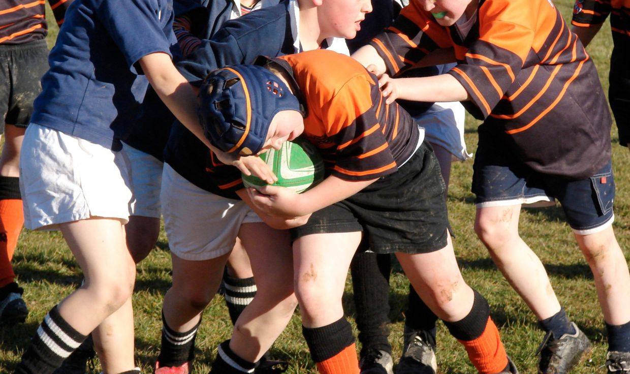 Call to ban rugby for under-18s because it harms the brain