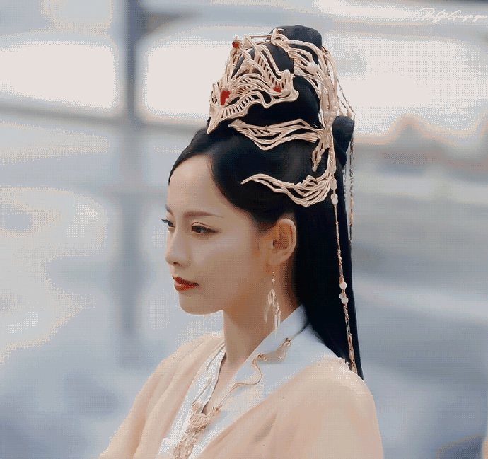 “疯马秀”事件半年后，涉事三位女星结局大相径庭