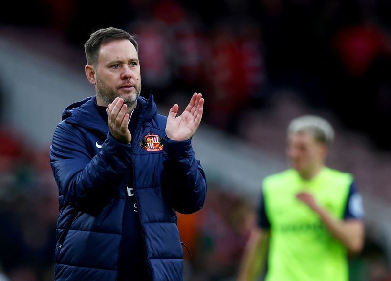 Soccer-Sunderland part ways with manager Beale