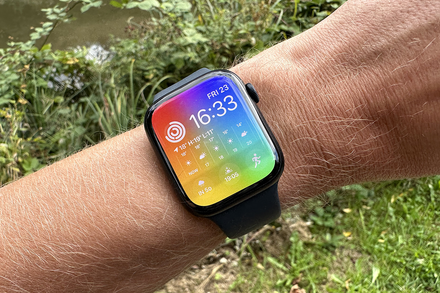 This $299 Apple Watch Series 9 deal is giving Amazon’s sale a run for its money