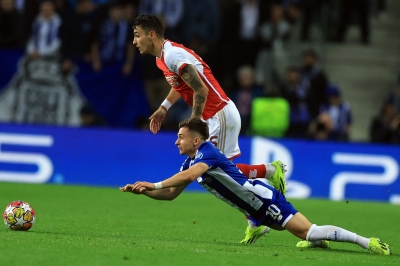 Galeno stuns timid Arsenal with late Porto winner