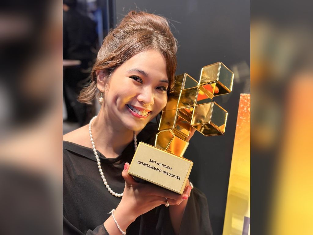 Mekyun wins KNKV's Best National Entertainment Influencer