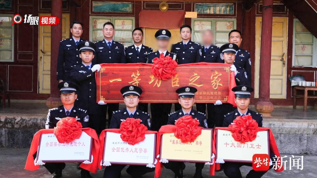 他再立一等功！多块功臣牌匾却只能“无声”送到家