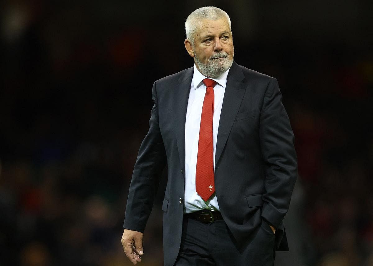 Wales coach Gatland backs Costelow to regain form against Ireland