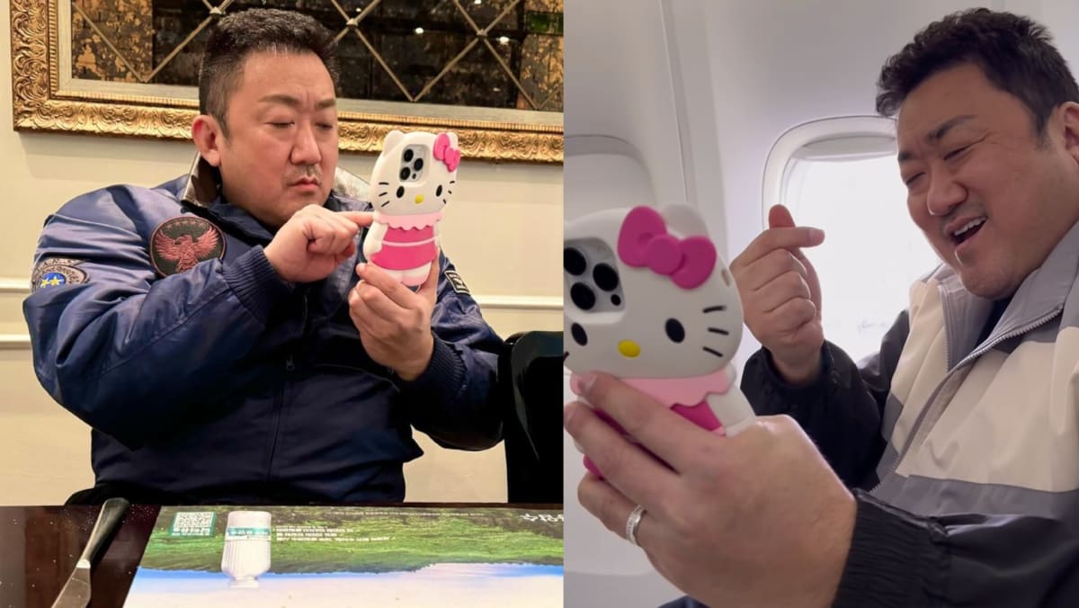 Hunky Korean Star Don Lee, 52, Uses A Super Cute Hello Kitty Phone Case