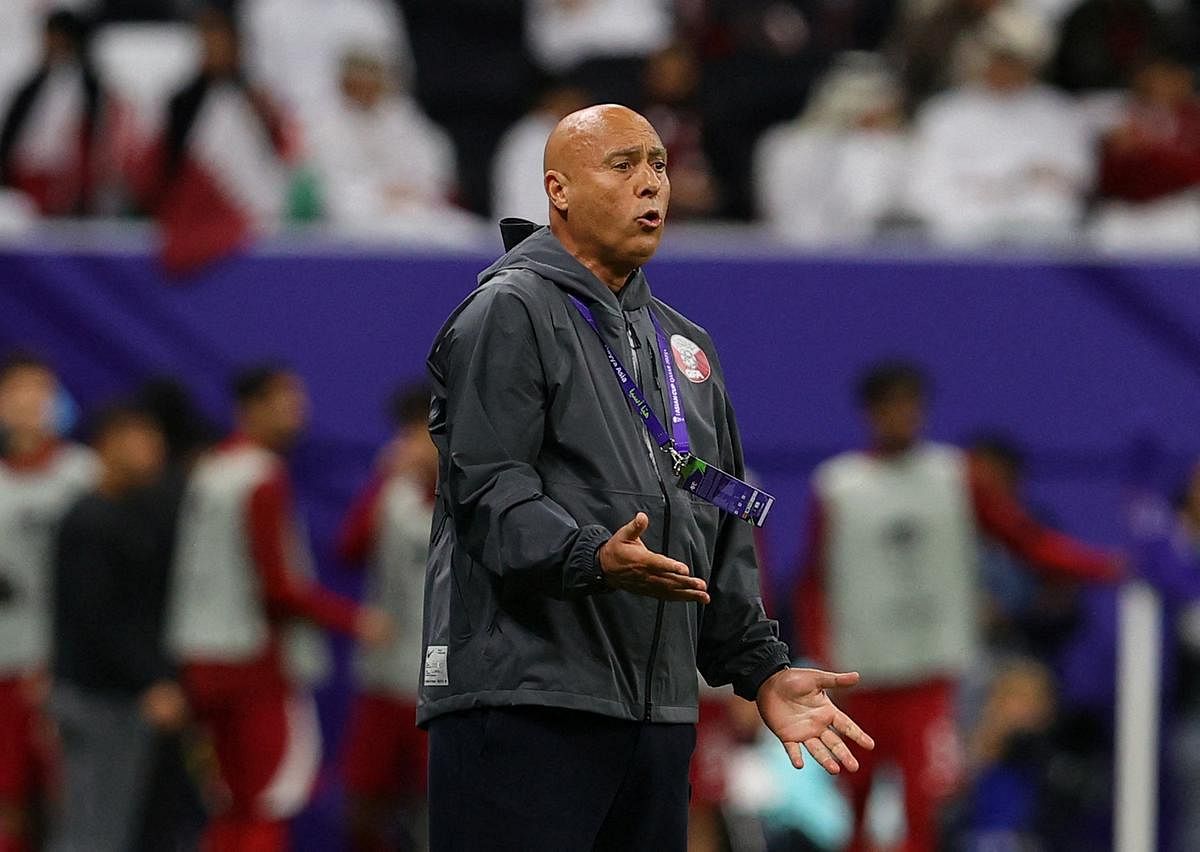 Asian Cup-winning coach Lopez handed Qatar contract until 2026