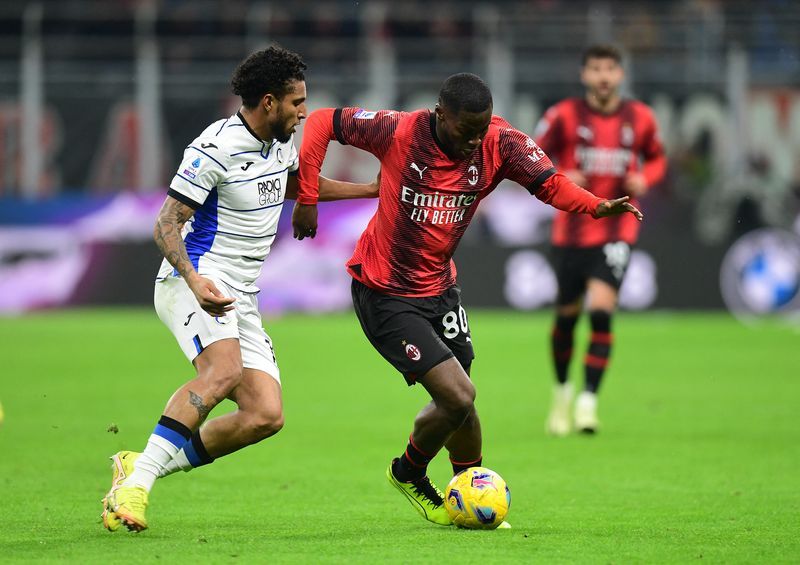 Soccer-Milan drop points in 1-1 home draw against Atalanta