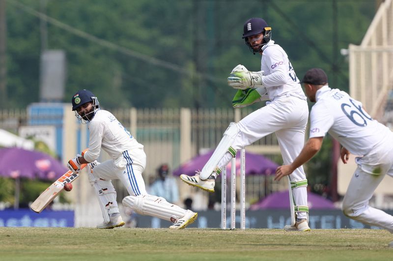Cricket-India pull off nervy chase to clinch test series v England