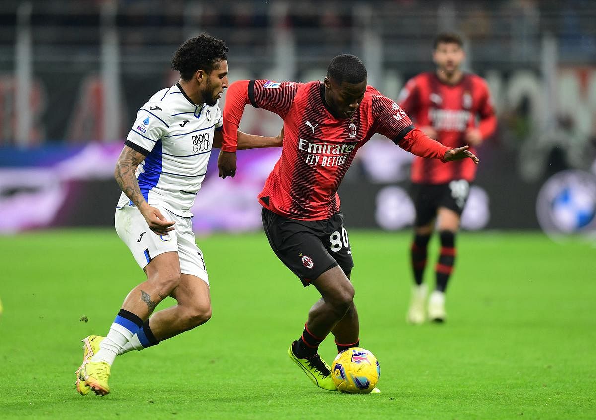 Milan lose ground in title race with home draw against Atalanta