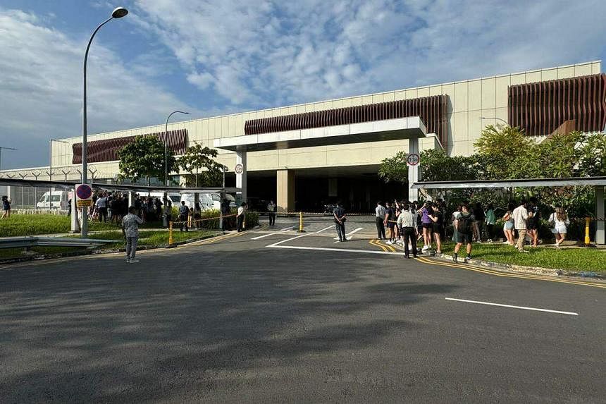 Taylor Swift lands in Singapore ahead of first concert on March 2, convoy arrives at Capella
