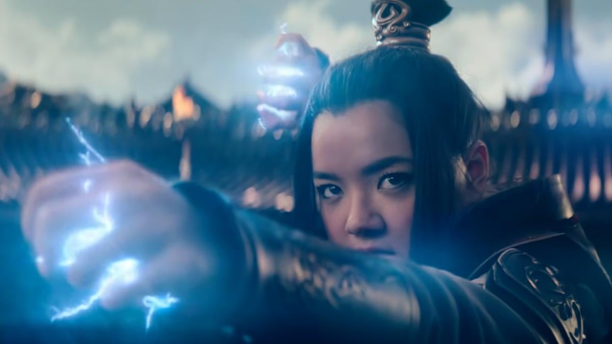 Netflix's Avatar: The Last Airbender Recreates Lightning Bending IRL
