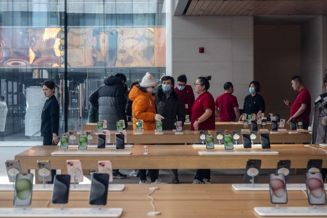Apple’s iPhone steeply discounted in China on weak demand