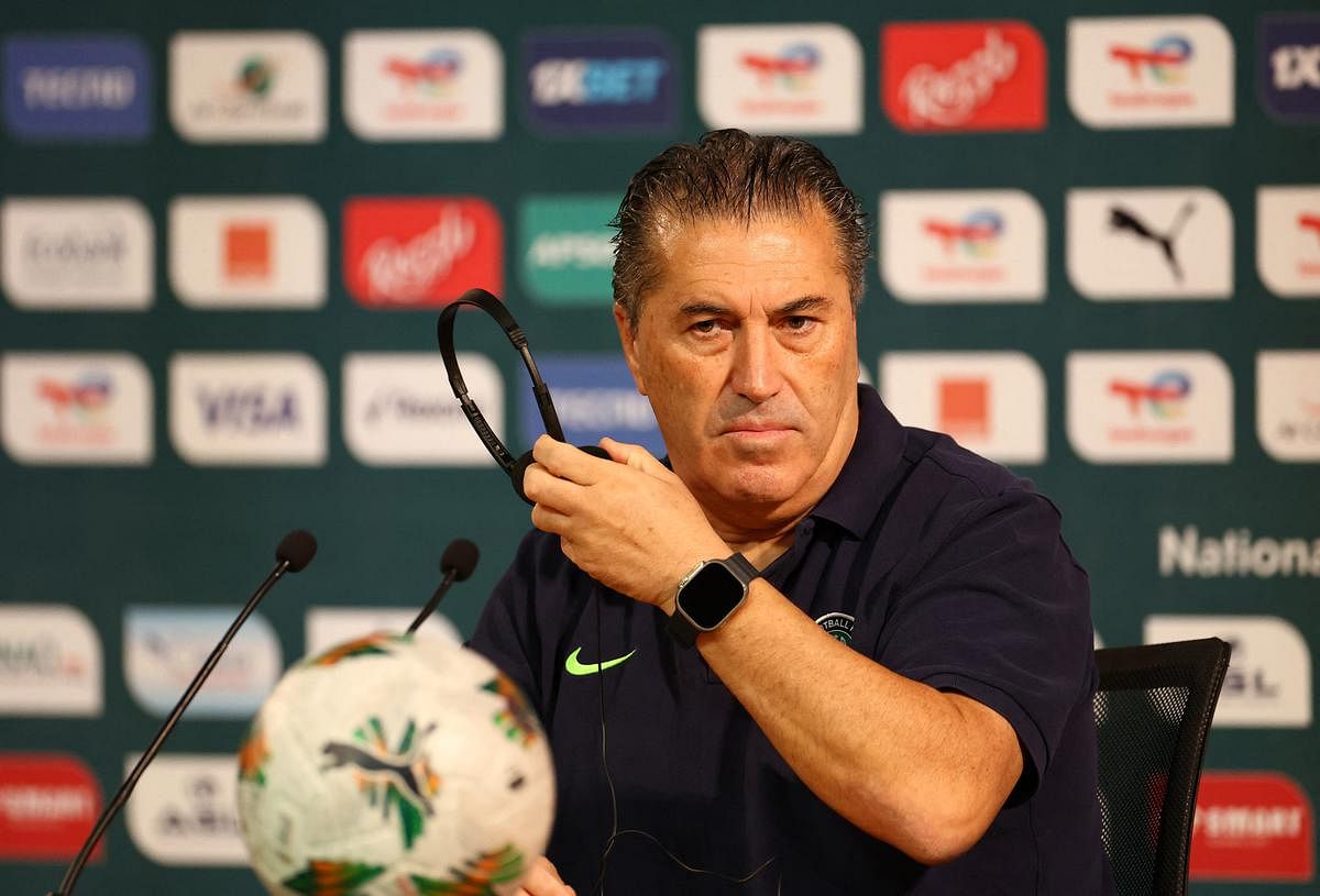 Nigeria coach Peseiro leaves at end of contract
