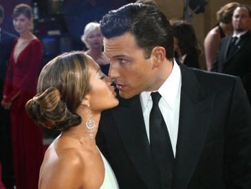 32 Most Memorable PDA Moments at the Oscars Over the Years