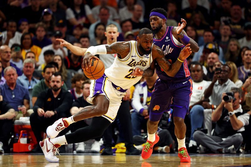 NBA-LeBron James becomes first player to score 40,000 points