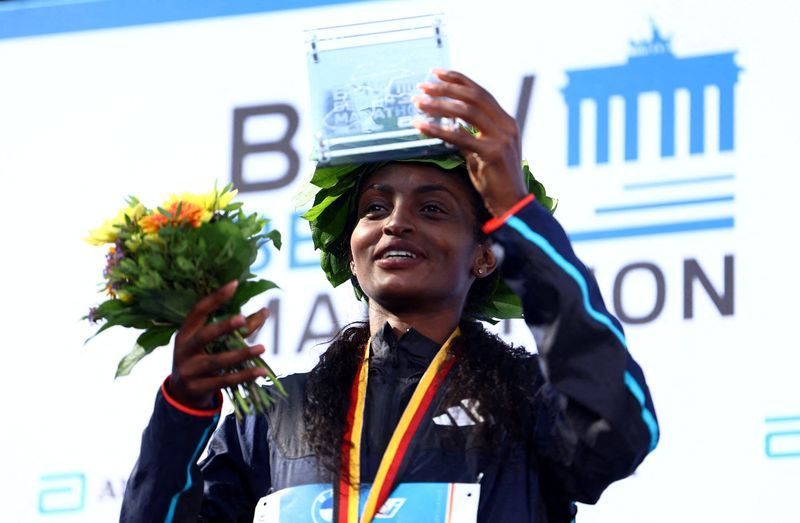 Athletics-Stellar London Marathon field targets women-only world record
