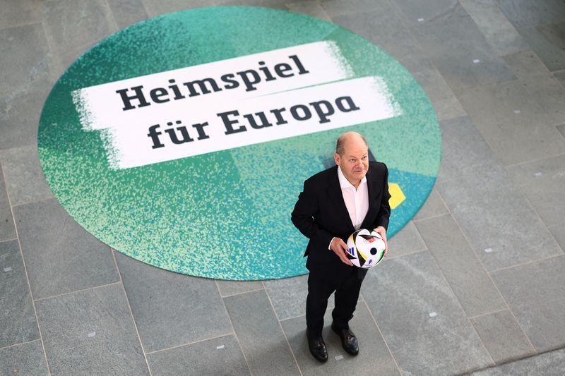 Soccer-Germany's Scholz marks 100-day countdown to Euro 2024