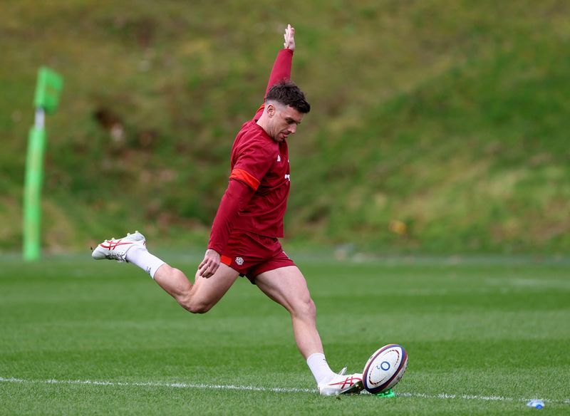 Rugby-England set to go aerial in bid to bring Ireland down to earth