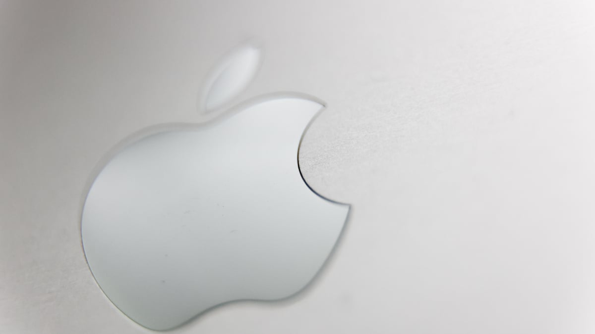 Apple's foldable MacBook: We've got good news and bad news