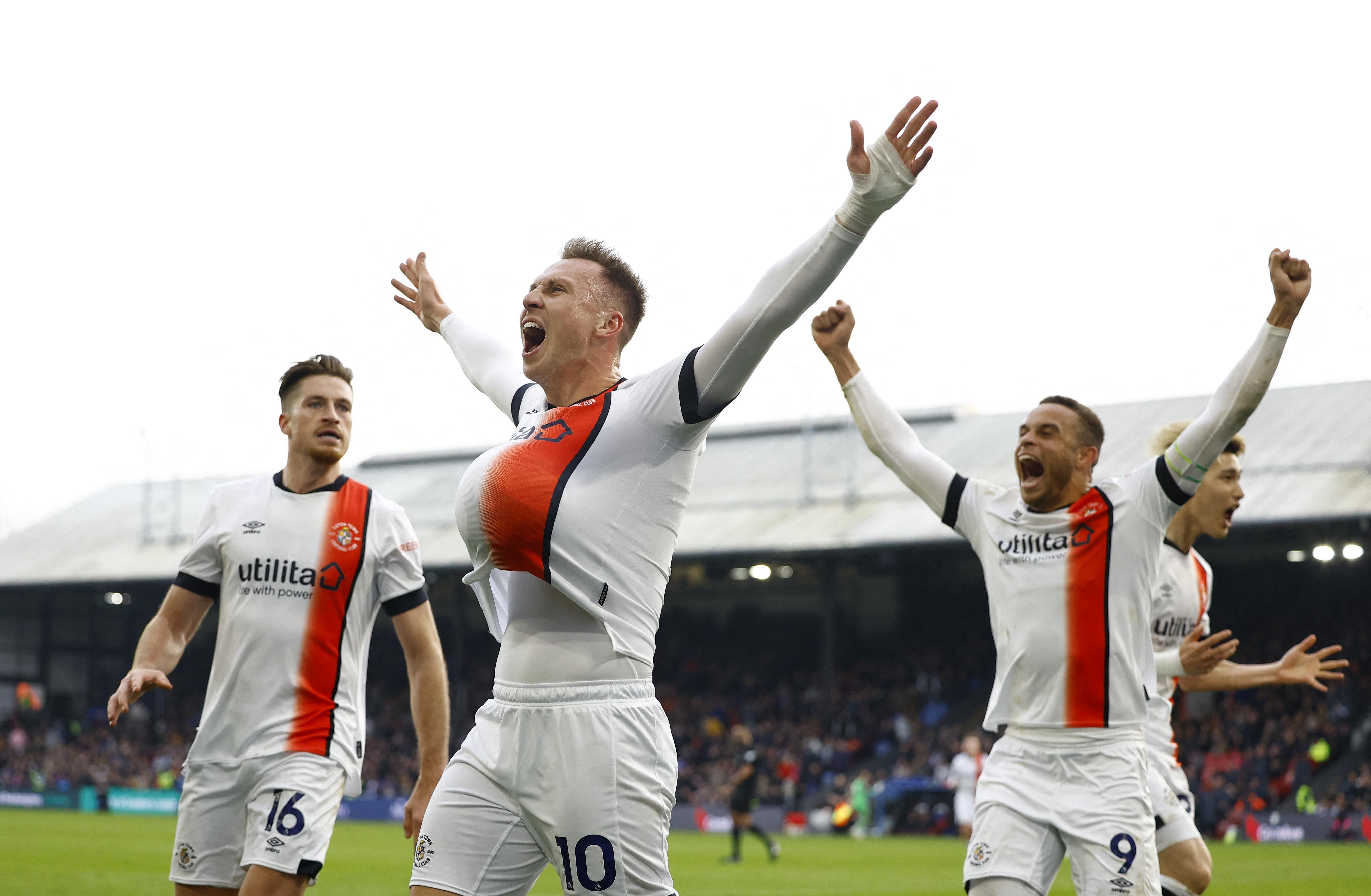 Cauley Woodrow late show salvages draw for Luton Town at Crystal Palace