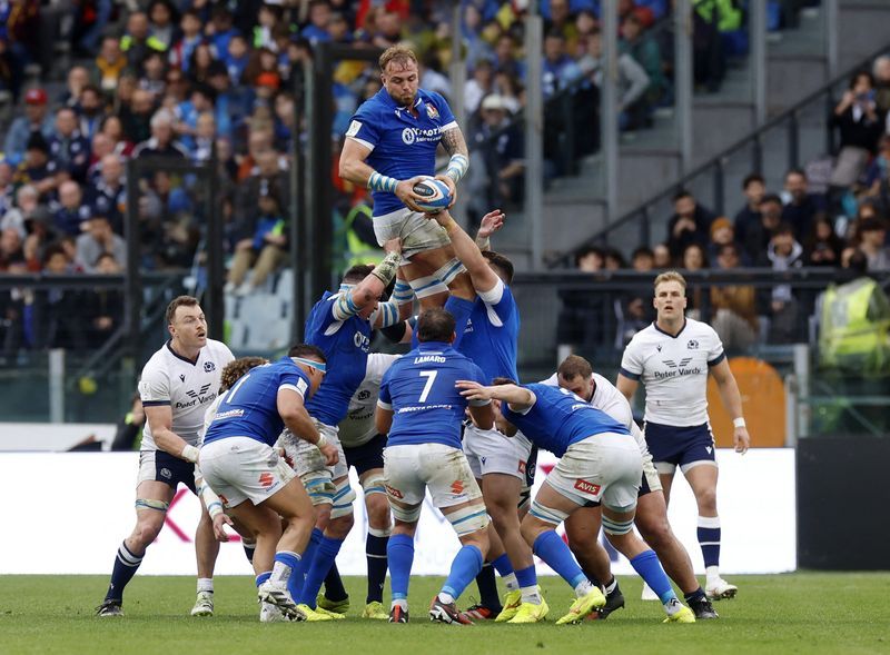 Rugby-Italy fight back for famous victory over Scotland in Rome
