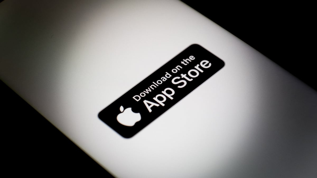 Apple will let users download iPhone apps directly from the developers' websites