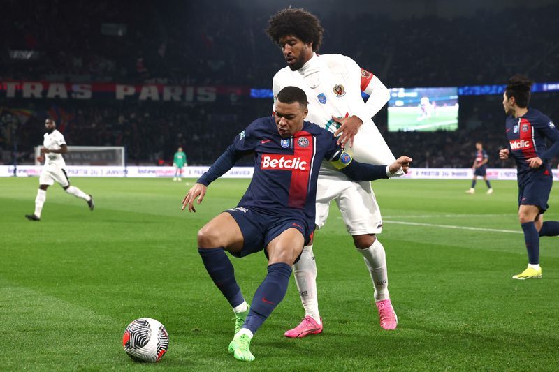 Soccer-PSG cruise past Nice to reach French Cup semis
