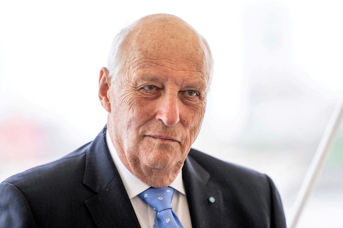 Norway's King Harald has been discharged from hospital after getting pacemaker