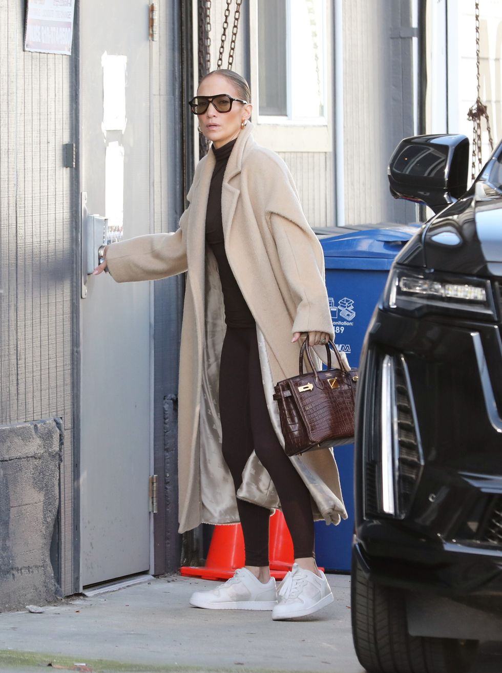 Jennifer Lopez Zhuzhed Up a Casual Athleisure Look With a Chocolate-Brown Birkin