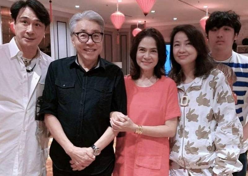 Photo of Francis Ng and Chen Shucheng with their wives stirs curiosity — how did they become friends?