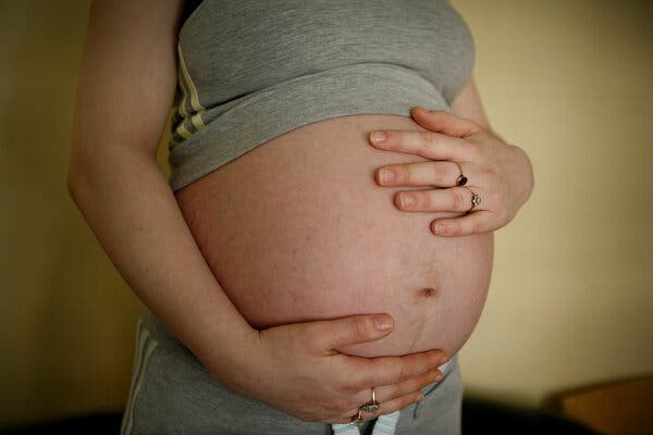 Teen Pregnancy Linked to Premature Death, Study Finds