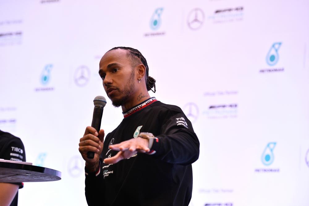 Hamilton looks for strong farewell season with Mercedes