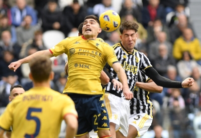 Ten-men Juve drop points again in goalless home draw against Genoa