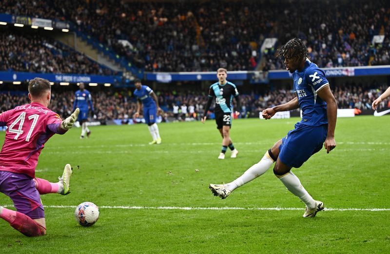 Soccer-Chelsea substitutes strike late to snatch FA Cup win over Leicester