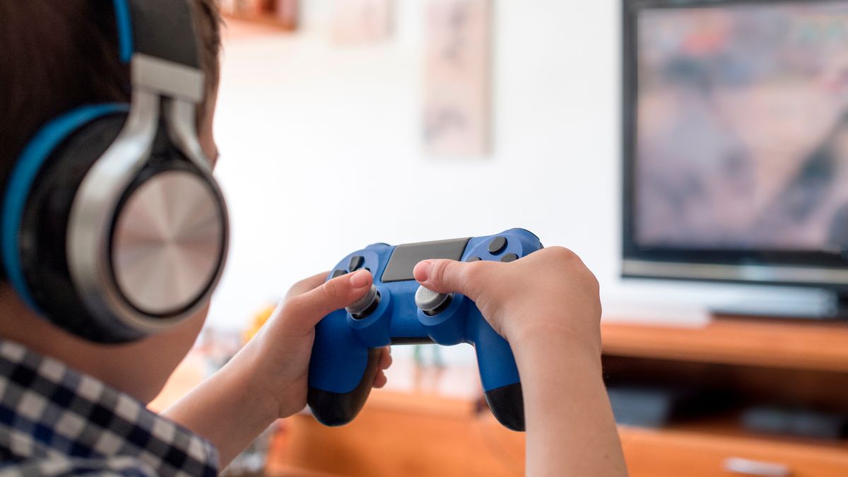 Child therapist explains why you should never say 'it's just a game' to kids