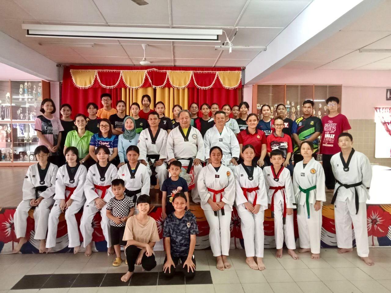 SMK Kapit’s taekwondo club starts training classes