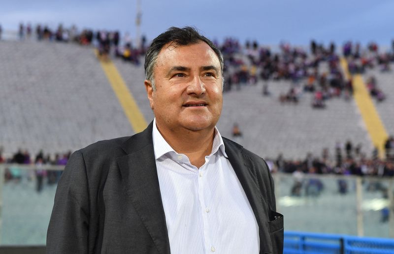 Soccer-Fiorentina GM Barone on life support after cardiac arrest