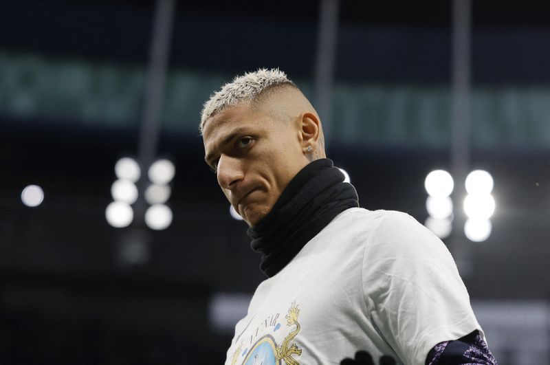 Soccer-Brazil's Richarlison urges players to seek help for mental health issues