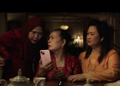 iPhone 15 Raya ad makes gentle fun of nosy relatives (VIDEO)