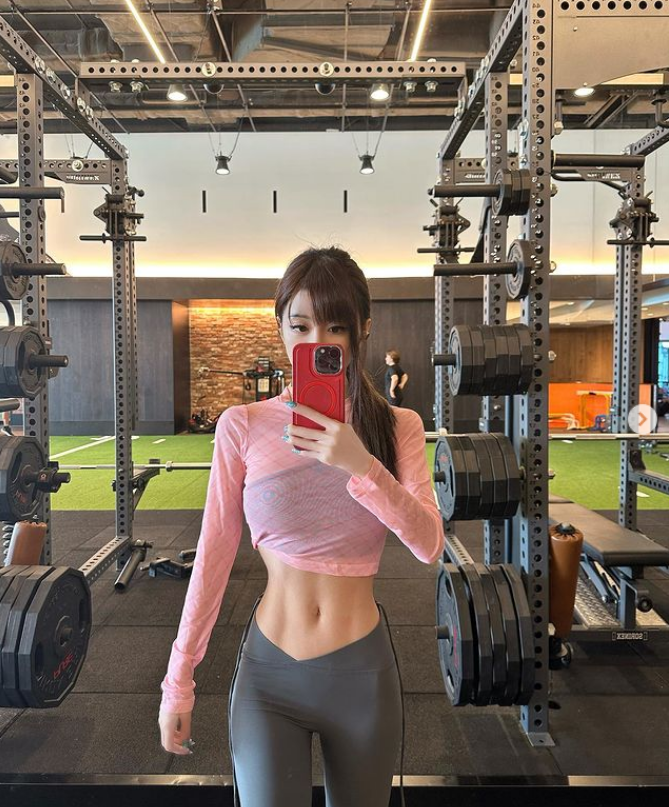 Fans Got Concerned After BY2’s Yumi Bai’s Weight Dropped to 42kg