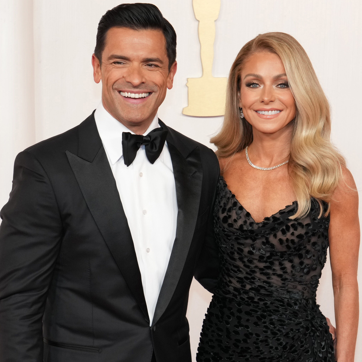 Kelly Ripa Says Mark Consuelos Kept Her Up All Night—But It's Not What You Think
