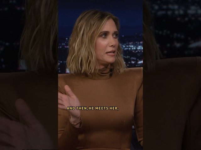 #KristenWiig tries to explain #Twilight & #FiftyShadesofGrey without knowing what they’re about 🤣