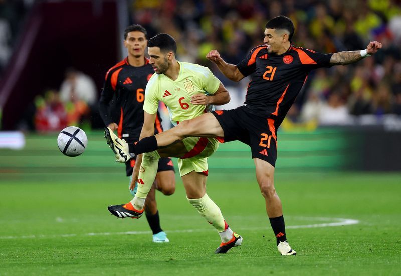 Soccer-Munoz strikes to give Colombia 1-0 win against Spain