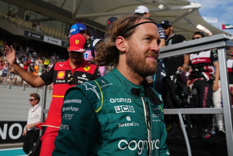 Motor racing-Vettel back at the wheel for Porsche Penske Le Mans test
